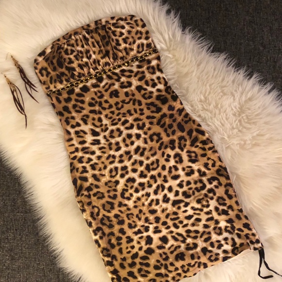 Guess Dresses & Skirts - 🔥Sexy🔥Strapless GUESS Jeans Leopard Silk Dress